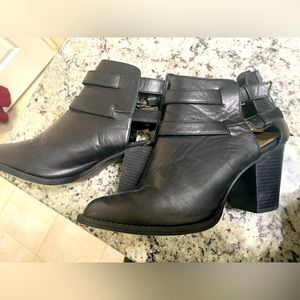 Heeled boots